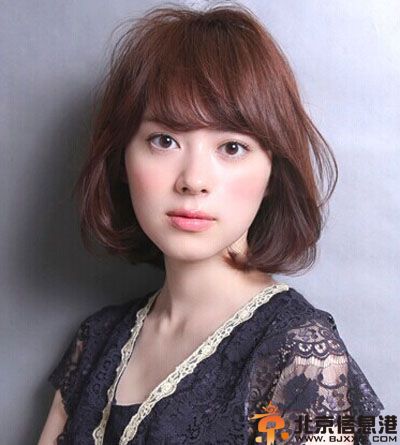 短发梨花烫发型图片 做甜美百变小天后