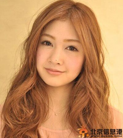 长发梨花烫发型图片 为你勾勒出小v脸