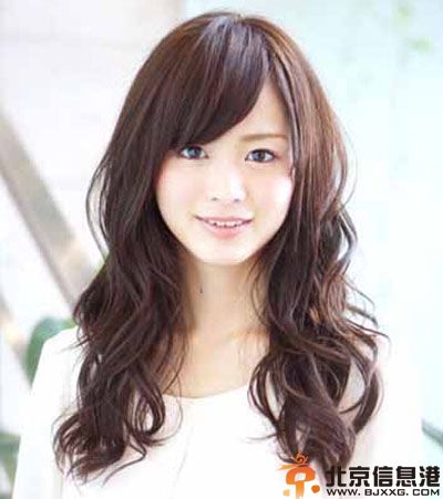 长发梨花烫发型图片 为你勾勒出小v脸