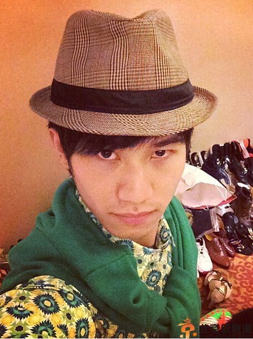 中国好声音余文飞个人资料微博 系苹果园组合