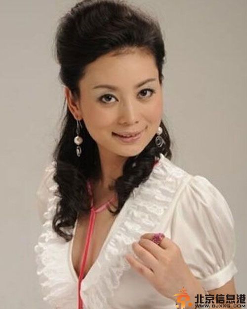 朱军老婆是谁 妻子谭梅简历儿子朱思潭照片曝光