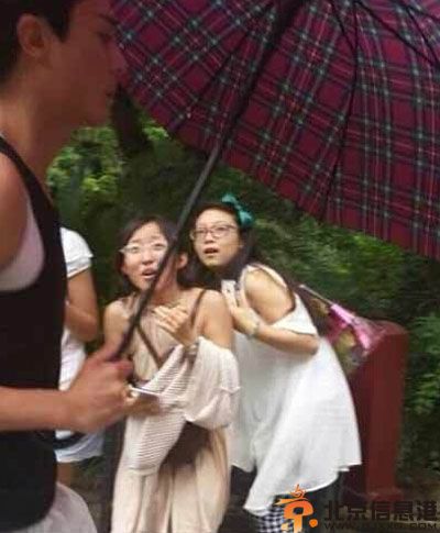 亮点图女生为什么养兔子 可以光明正大买萝卜