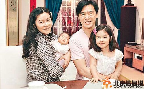 钟镇涛老婆范姜个人资料 娶小19岁妻曝女儿照片