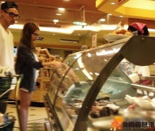 吴建豪小舅子elroy是谁 萧亚轩男友石正祥照片