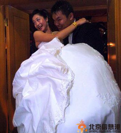 朱芳雨胡美离婚原因 胡美微博曝朱芳雨有小三