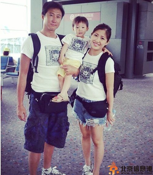 洪天明个人资料揭老婆儿子近照 被爆勾漏背女