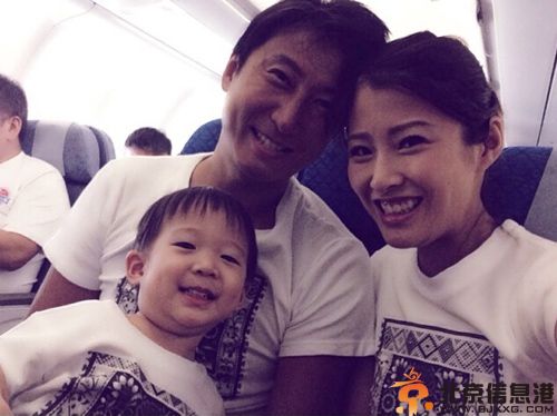 洪天明个人资料揭老婆儿子近照 被爆勾漏背女