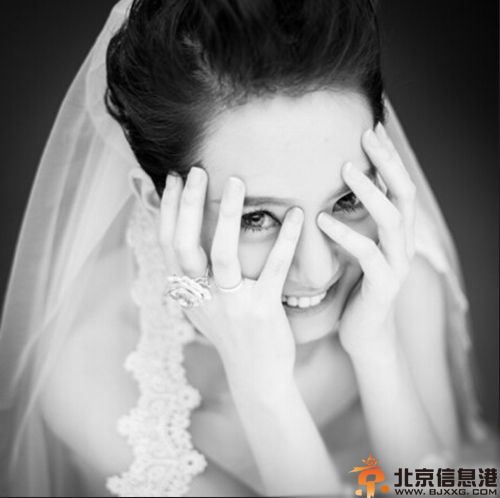 戚薇老公是谁揭个人资料 与李承铉结婚照曝光