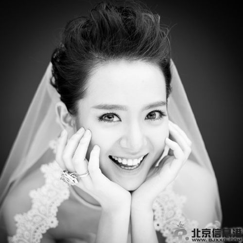 戚薇老公是谁揭个人资料 与李承铉结婚照曝光