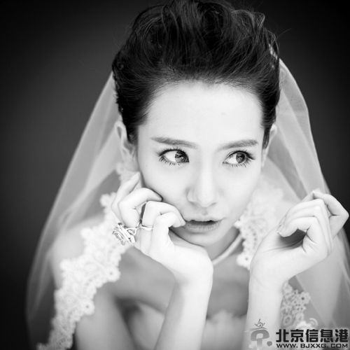 戚薇老公是谁揭个人资料 与李承铉结婚照曝光