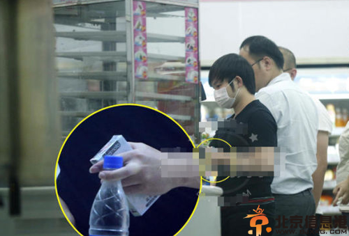 李维真女友个人资料造假 与妙龄女子车震引关注