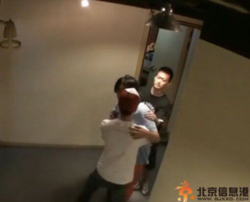 袁惟仁鲍春来互殴事件图片 暴打鲍春来原因详情