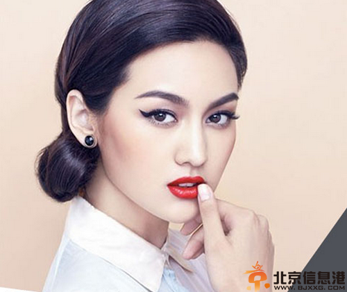 复古妆容画法分享 玩转时尚复古风