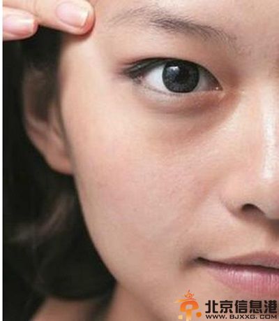 教你正确的眼部按摩手法 让你眼睛瞬间水灵灵