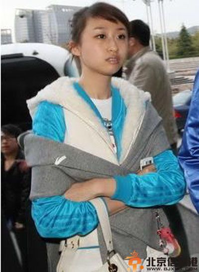 王仕鹏微博点名老婆是谁 女友现身个人资料被扒