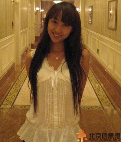 王仕鹏微博点名老婆是谁 女友现身个人资料被扒