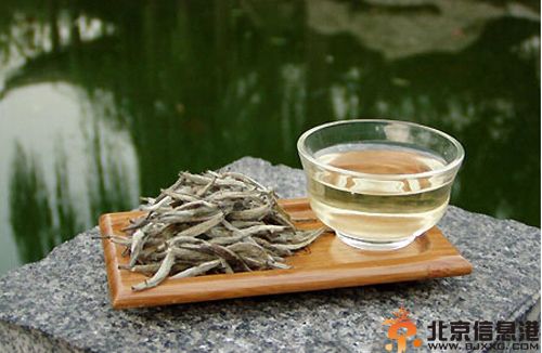 白茶的功效与作用分析 了解其食用方法与禁忌