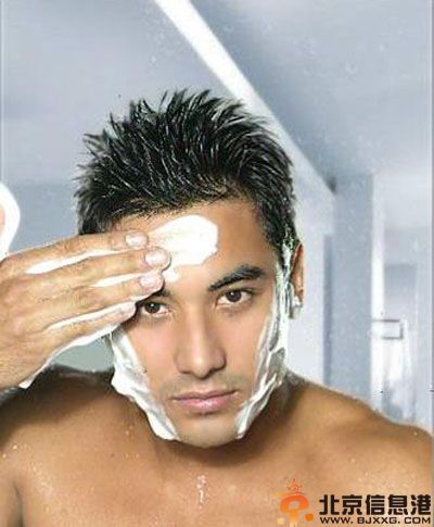 男士面部<a href='http://www.bjxxg.cn/baby/huli/' target='_blank'><u>护理</u></a>步骤是什么 男士同样需要护肤