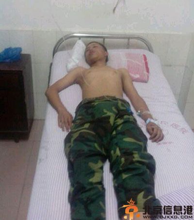 湖南军训教官与师生互殴原因经过 曝事件现场照片
