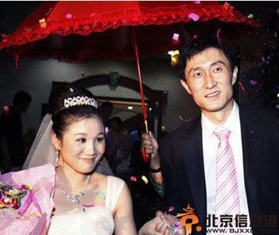 马晨菲杜锋离婚儿子归女方 网友微博力挺马晨菲