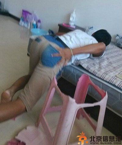 搞笑图片悲剧就是这么突然 终于可以边吃边看了