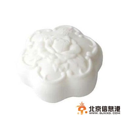 治疗粉刺的有效方法是什么 改变月球表面不是梦