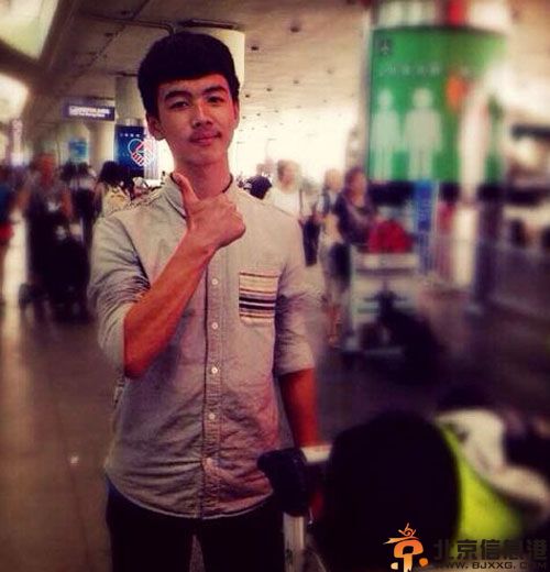 邹丹阳微博qq个人资料 揭妈妈照片家庭背景