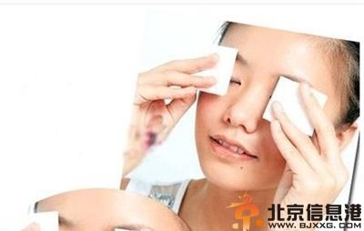 教你快速去除黑眼圈的方法 让你快速摆脱熊猫眼