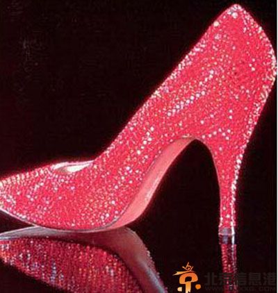 结婚新娘穿什么鞋 几款婚鞋漂亮又适用