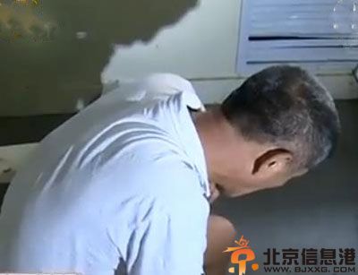 济南女大学生搭黑车遭性虐4天 嫌犯不高兴谈这事