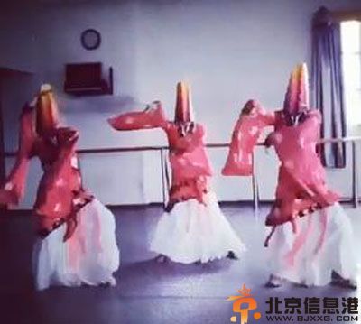 迪拜摇是什么 美拍迪拜摇歌曲名引狂潮