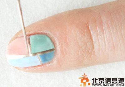 冰淇淋美甲教程图解 自己DIY出粉嫩清新美甲