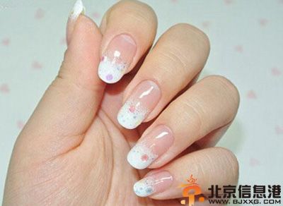 法式美甲怎么做 法式美甲教程步骤图解