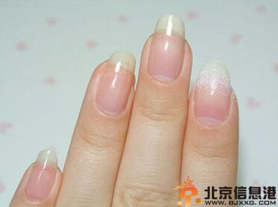 法式美甲怎么做 法式美甲教程步骤图解