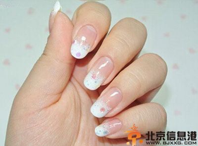 法式美甲怎么做 法式美甲教程步骤图解