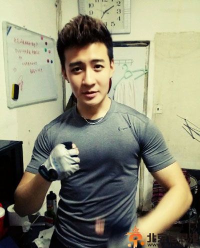 家有儿女盛超个人资料微博 盛冠森键盘近照纹身