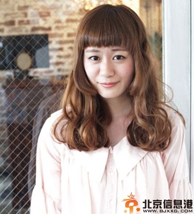 2014中长发烫发发型图片大全 变身女神秘诀