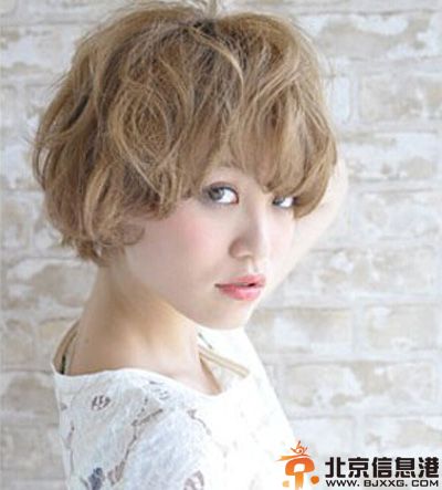 2014短发烫发发型图片大全 初秋清爽怡人