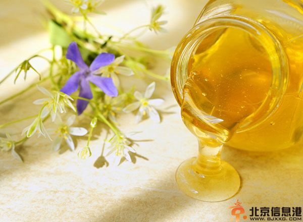 蜂蜜种类与功效 蜂蜜的副作用有哪些