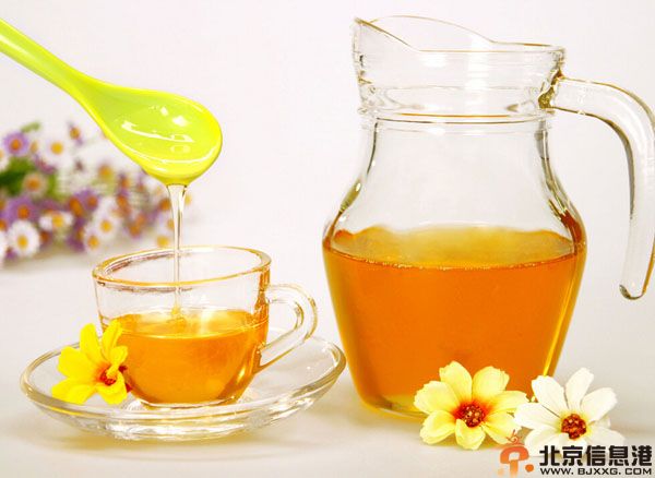 蜂蜜种类与功效 蜂蜜的副作用有哪些