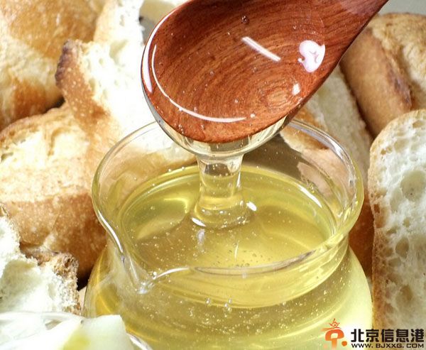 蜂蜜种类与功效 蜂蜜的副作用有哪些