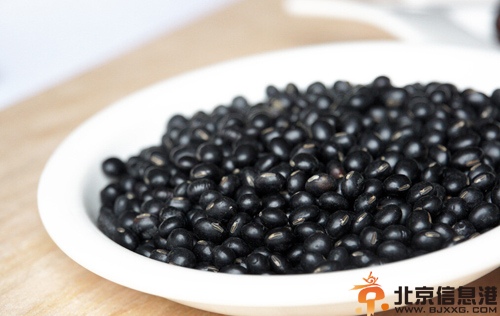 黑豆的功效与作用解析 分析其<a href='http://www.bjxxg.cn/baby/yingyang/' target='_blank'><u>营养</u></a>价值