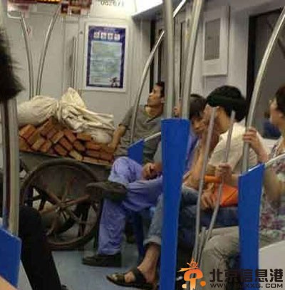 亮点图好逼真的雪人 要不要这么注重细节