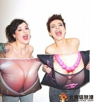 搞笑图片虔诚的喵星人 本喵也来求姻缘
