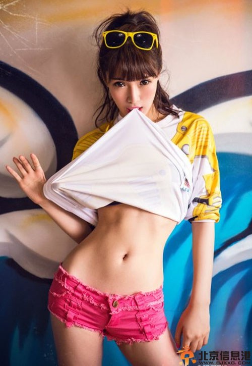 爆谁能百里挑一李昕不雅视频照片 揭其个人资料微博不雅照照片