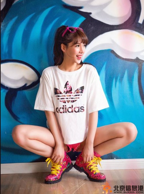 爆谁能百里挑一李昕不雅视频照片 揭其个人资料微博不雅照照片