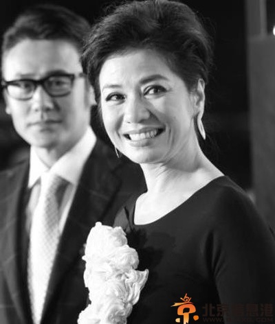 钟楚红大尺度床戏被翻出 电影窥情与汤镇业激情床戏