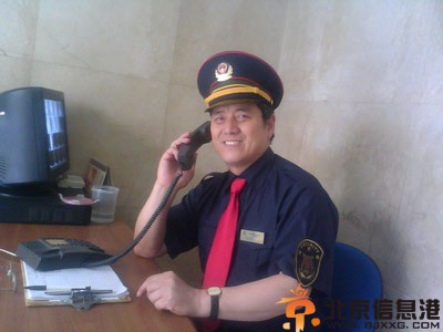 北影门卫赵大宝微博资料曝光 被称中国最萌门卫爆红网络