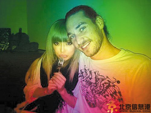 滨崎步前夫不雅写真曝光 被指是离婚导火线