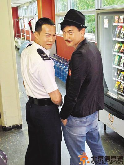 黄宗泽不受“不雅照”风波影响 卖力赚钱
